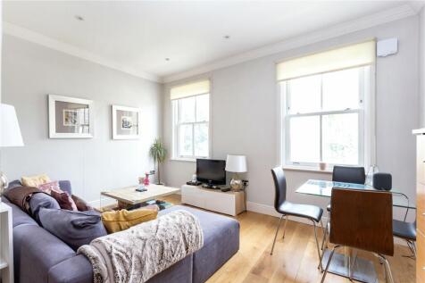 A two bedroom, recently renovated flat on the first floor in Newington Green. The property is a short walk away from clissold park and all the ameneties that stoke newington has to offer. Newington Gr