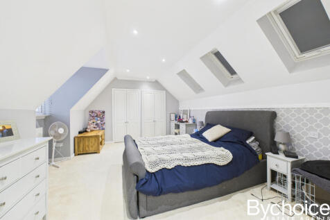 CAM05454G0-PR0070-STILL029