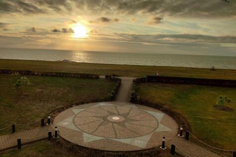 Communal garden and sea Views