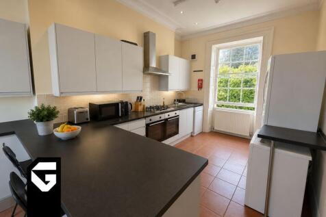 4 Rooms in STUDENT HOUSE SHARE