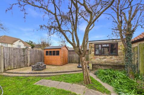 Garden- Mark Stephens EweMove Newmarket and Soham