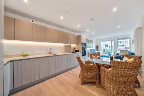 1324772-11-6876d7...