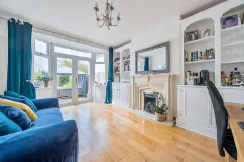 1348813-4-68bed4f...