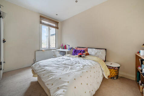 1373163-4-6909f92...