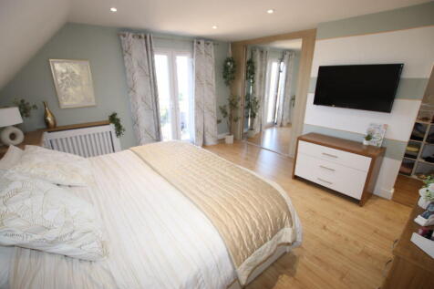 The Avenue 14 - Bedroom 1 - 1