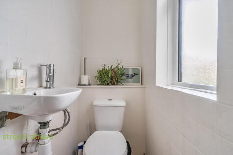 93ead176-d98e-494...