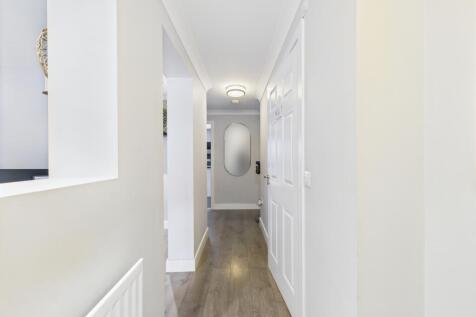 CAM03729G0-PR0079-STILL005