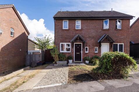 5 Hawthorn Walk, TN2 3UH 002.jpg
