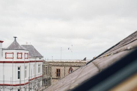 Ystafell Wely 2 / Bedroom 2