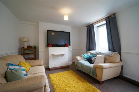 5 Bedroom House in LL57 2SR