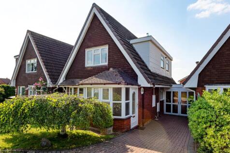 20 Chestnut Drive-front.jpg