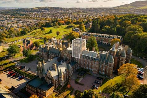 Stunning penthouse apartment with panoramic views across Edinburgh and beyond. Set within the magnificent parkland of Craighouse, one of Edinburgh’s most distinguished historic estates, The Tower at N