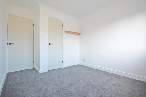 Bed 3b.jpg