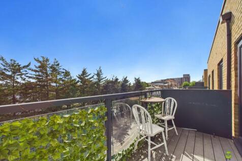 Presented by Nicoleta at EweMove Bexleyheath and D