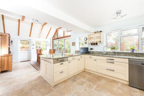 Kitchen/Breakfast Rm