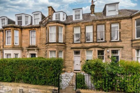 Located at the foot of Arthurs Seat and Holyrood Park is a spacious 3 double bedroom HMO property with private enclosed rear garden.