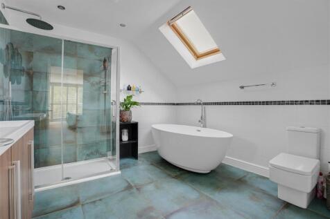 BATHROOM ENSUITE
