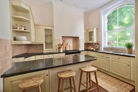 4 Bedroom House in PE29 1YZ