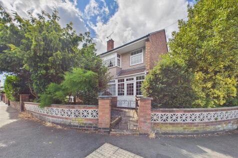 Approah/ Front Garden
