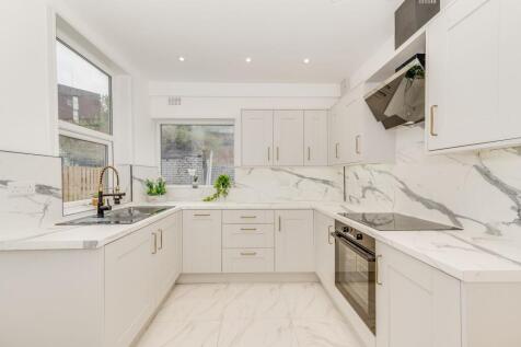 KITCHEN, DINING ROOM AND LOUNGE