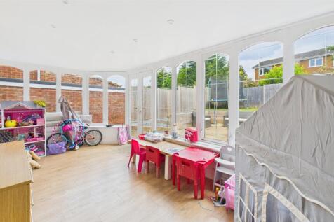 CAM04968G0-PR0044-STILL010