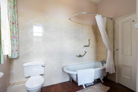 8 bed, 2 bath Semi-Detached in Bristol - Photo 30