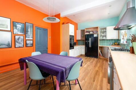 Kitchen_4.jpg