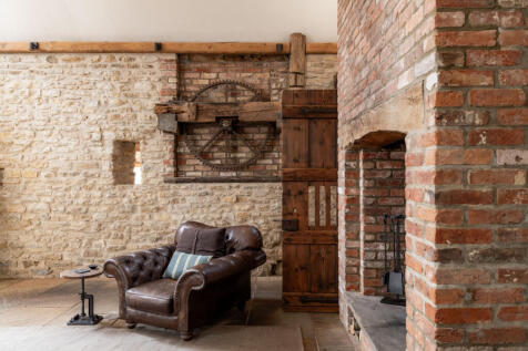 282694 - Ginmill Barn 37.jpg