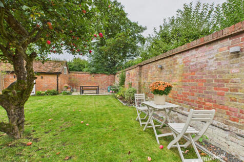 CAM03852G0-PR0408-STILL004