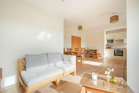 Open Plan Kitchen / Dining / Living