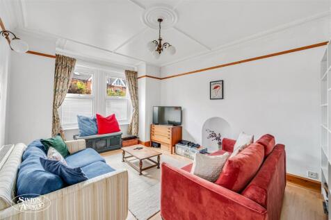 34 Bramley Road-3.jpg