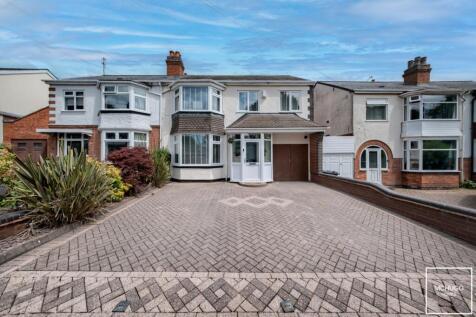 Beautifully extended four-bedroom semi-detached home featuring an outstanding open-plan kitchen/dining space, large rear garden and driveway.