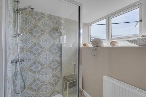 Annexe bathroom