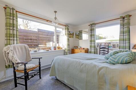 Bedroom 1-1.jpg