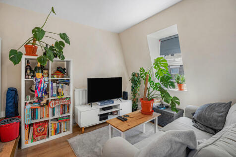 Reception/Kitchen