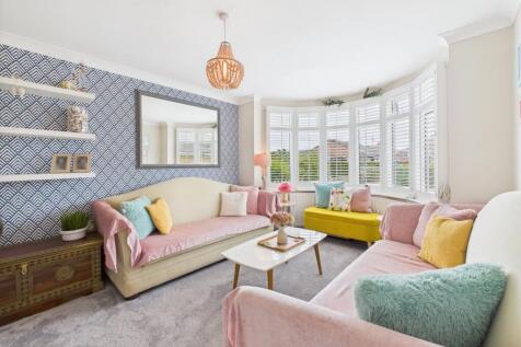 CAM03162G0-PR0284-STILL011