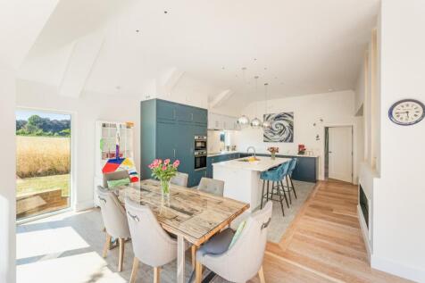 6 bed, 5 bath Detached in Bristol - Photo 6