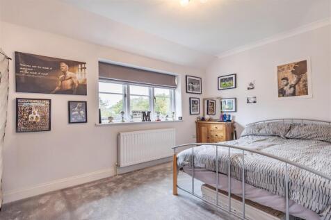 1a, Bumbles Green (23).jpg