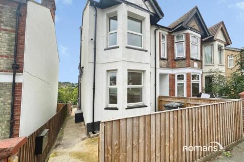 1 bed property for rent in West Wycombe Road, High Wycombe, Buckinghamshire, HP12