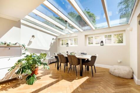 Breakfast Room/Dining Area