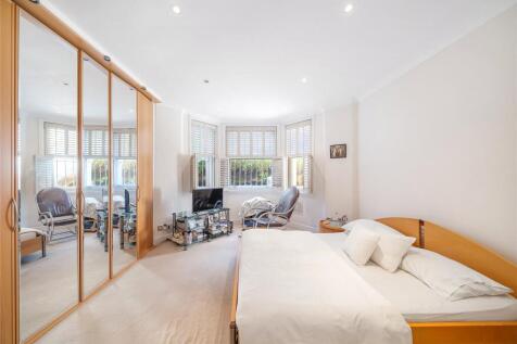 3 bed, 2 bath Flat in bath - Photo 7