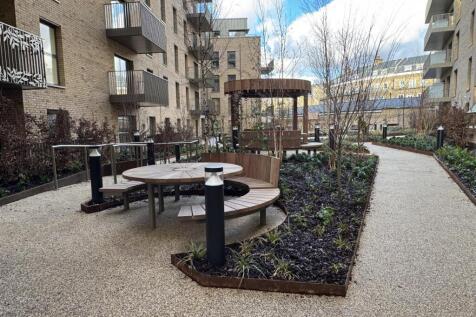 Courtyard pic 5.jpeg