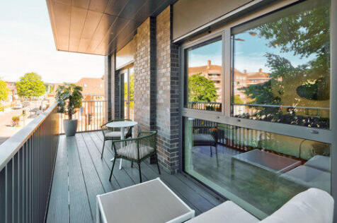 gadwall-quarter-balcony