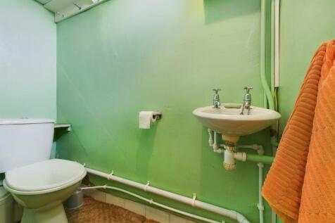 Cloakroom/WC