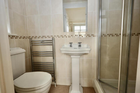 En suite to bedroom 1