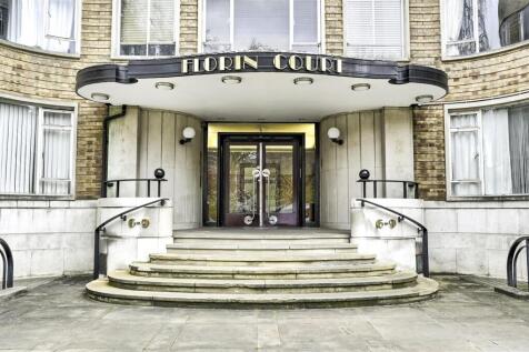 AVAILABLE NOW. Florin Court is a 1930's art deco building, compromising of approx. 120 apartments. This studio flat situated on the 2nd floor has been refurbished throughout - benefiting from an updat