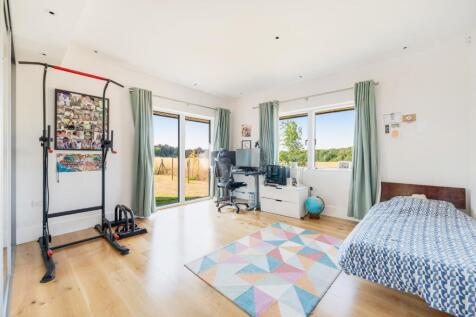 6 bed, 5 bath Detached in Bristol - Photo 32