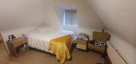 Attic room 3.jpeg
