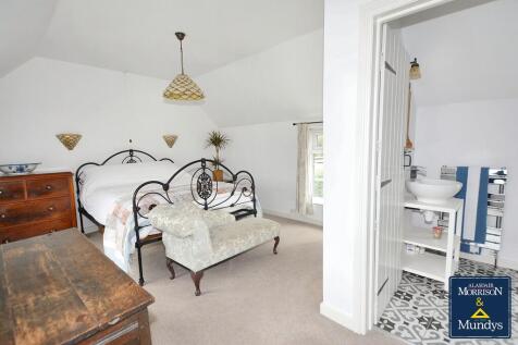 Master Bedroom Wi...