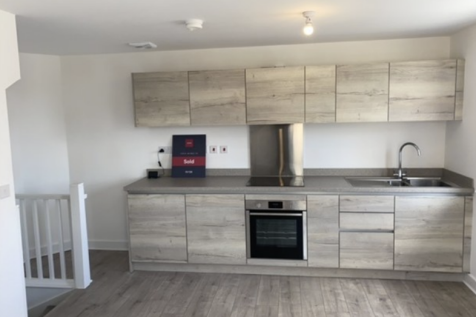 2 bed terraced house for rent in The Hawthorns, Pontefract, Wakefield